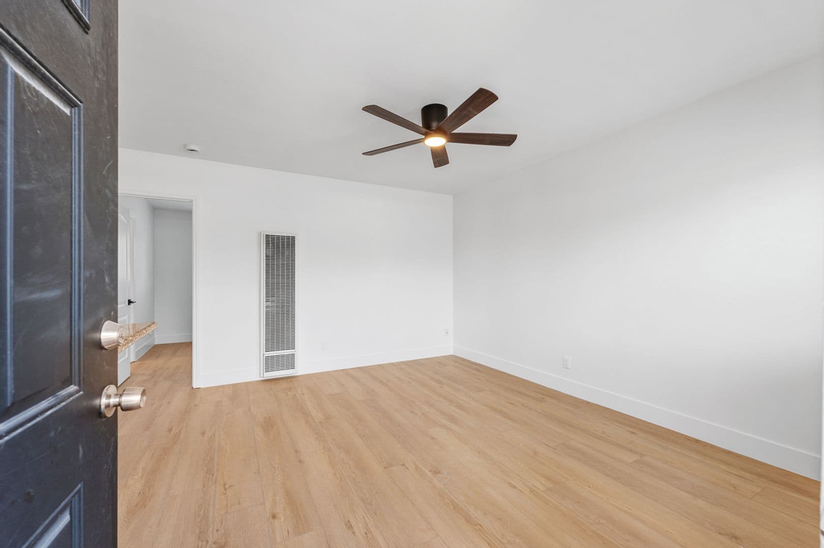 Imperial Beach Apartment: 1413 HEMLOCK AVENUE
