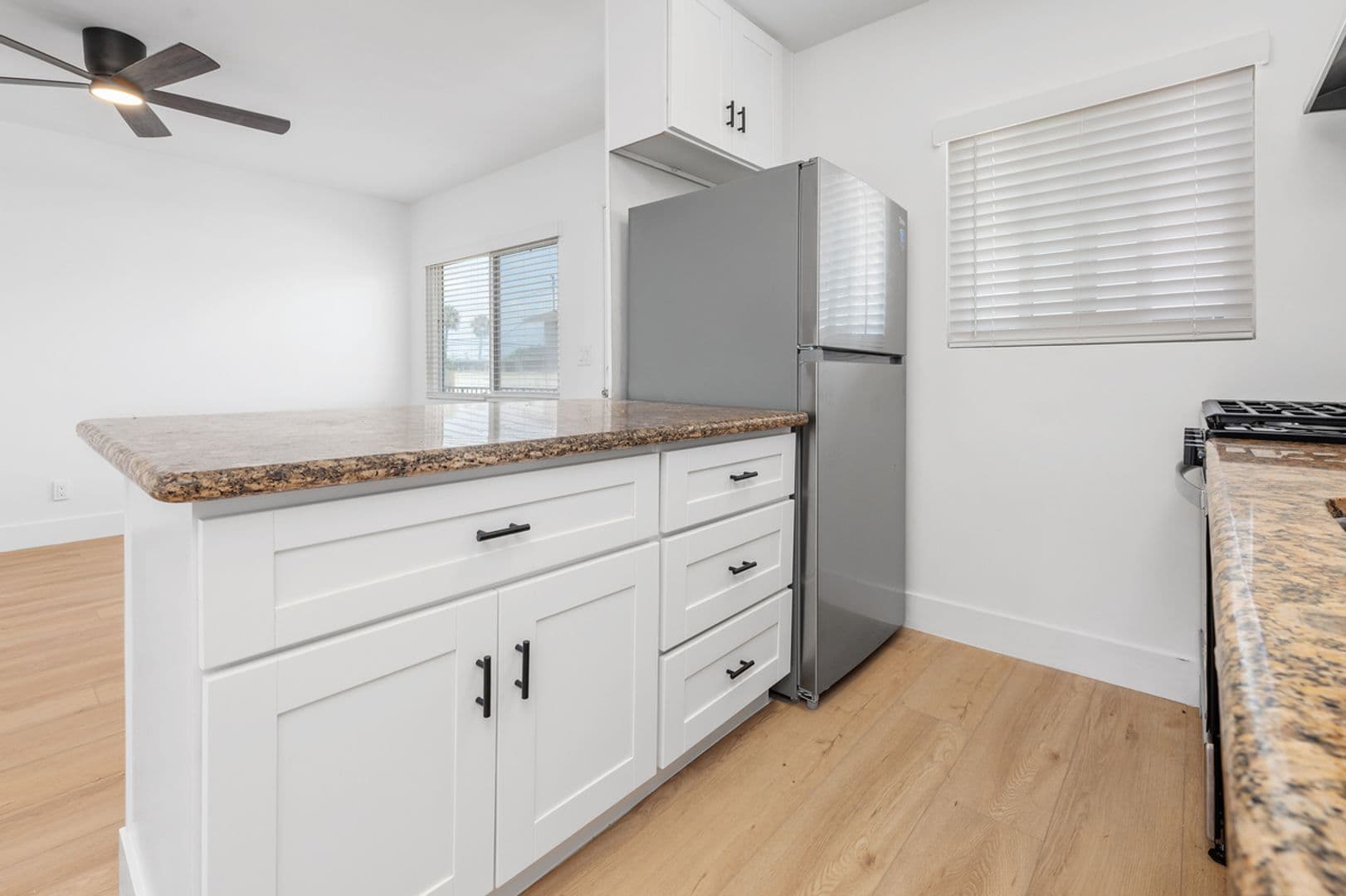 Imperial Beach Apartment: 1413 HEMLOCK AVENUE