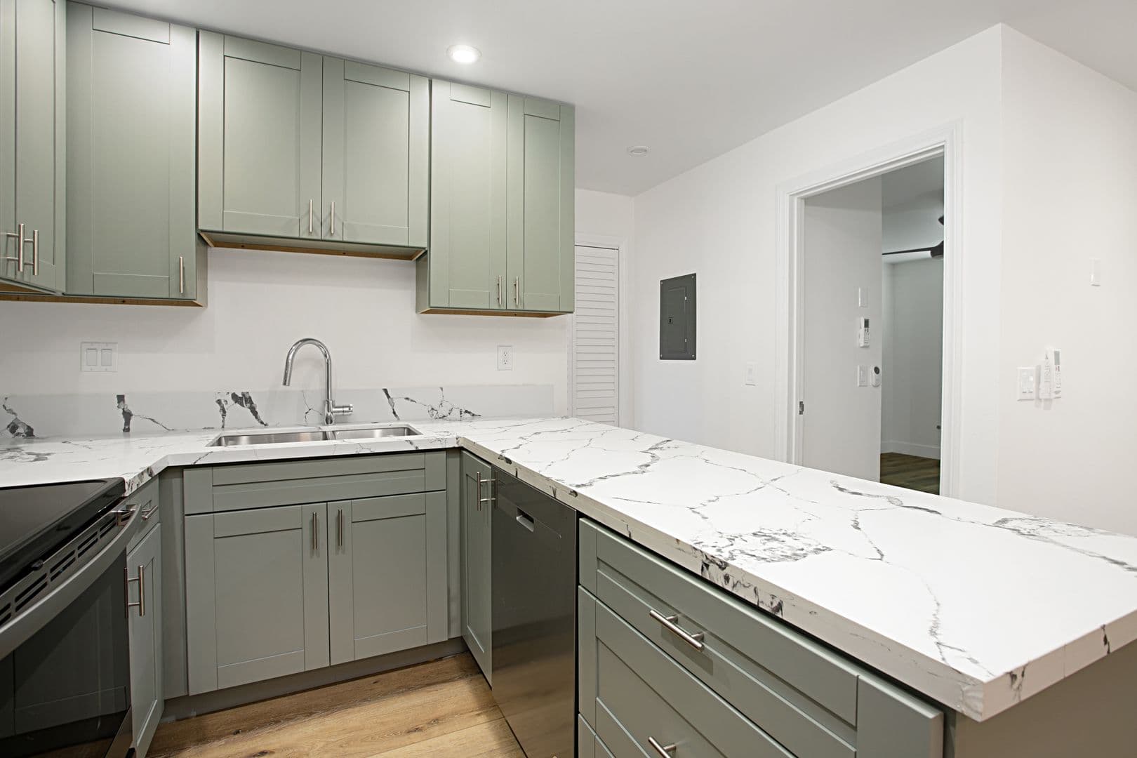 Imperial Beach Apartment: 584 12 TH STREET