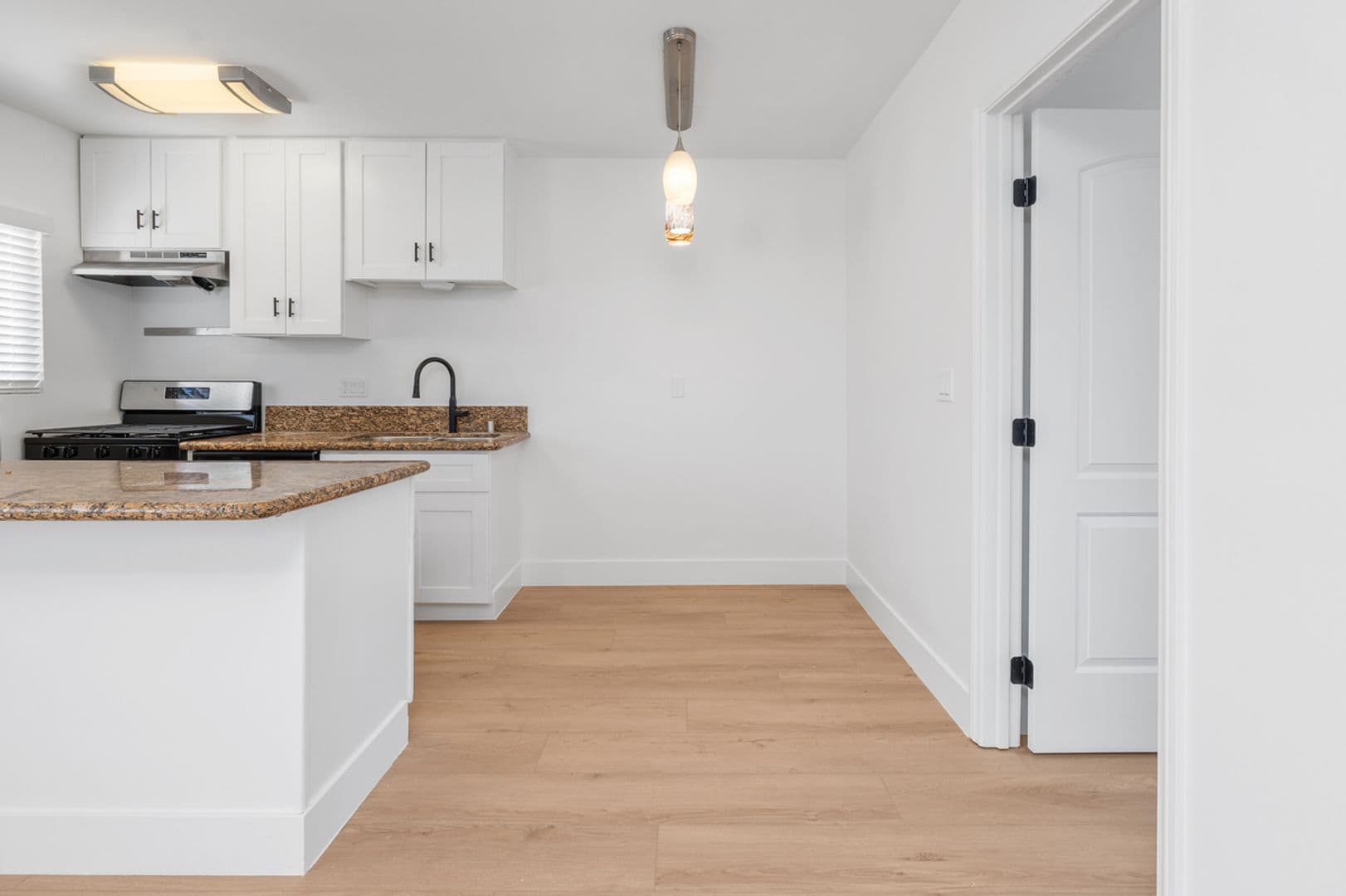 Imperial Beach Apartment: 1413 HEMLOCK AVENUE