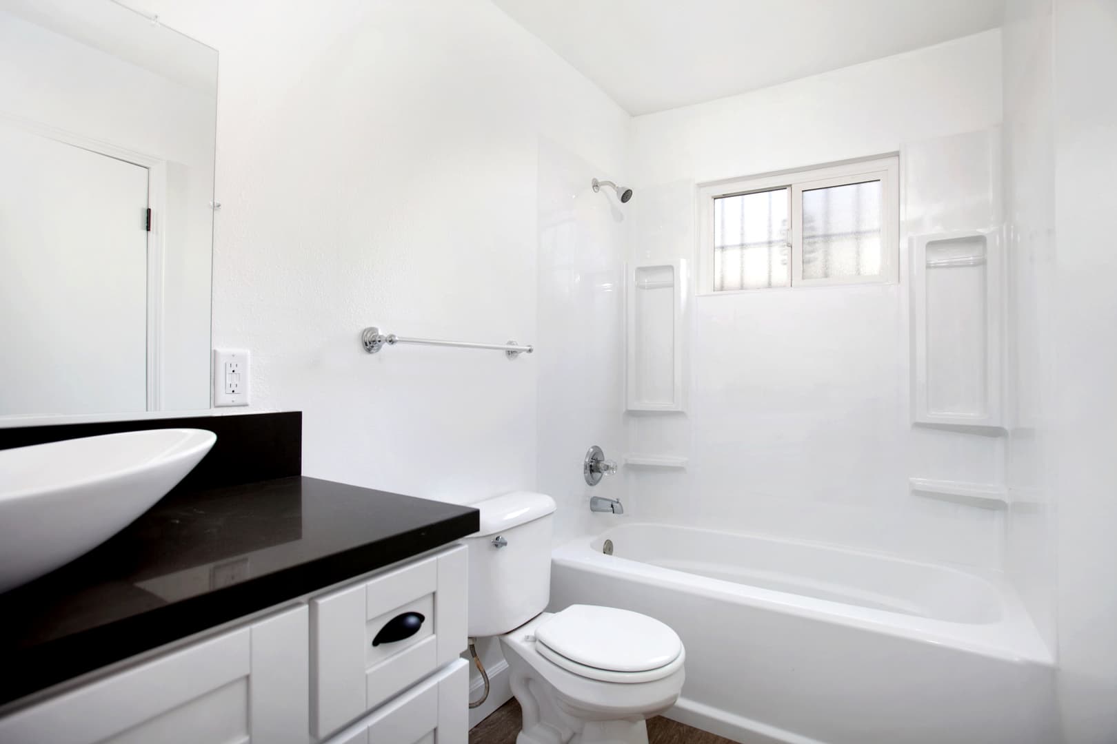 Imperial Beach Apartment: 1413 HEMLOCK AVENUE