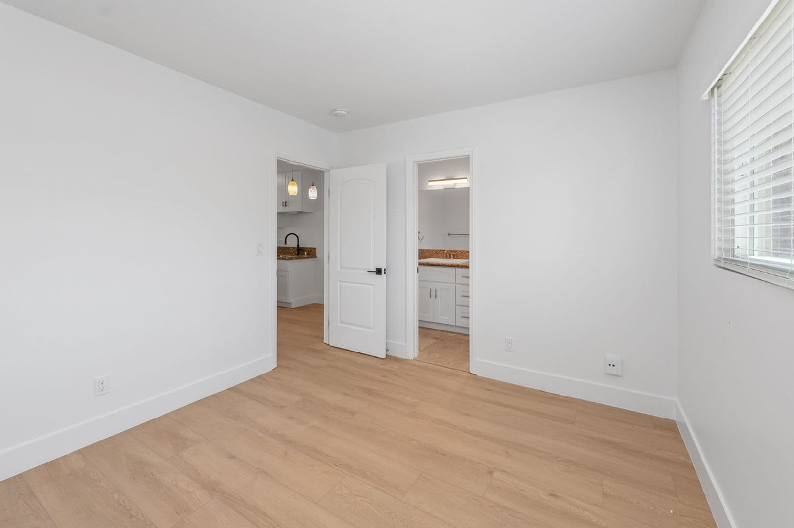 Imperial Beach Apartment: 1413 HEMLOCK AVENUE