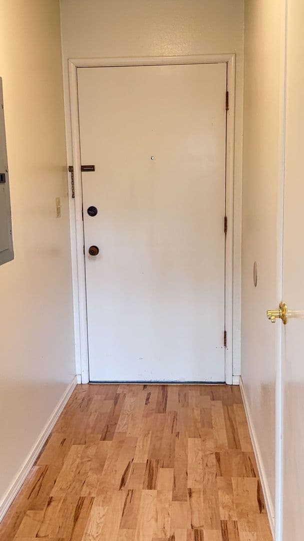 Hoquiam Apartment: 400 Beacon Hill Dr.