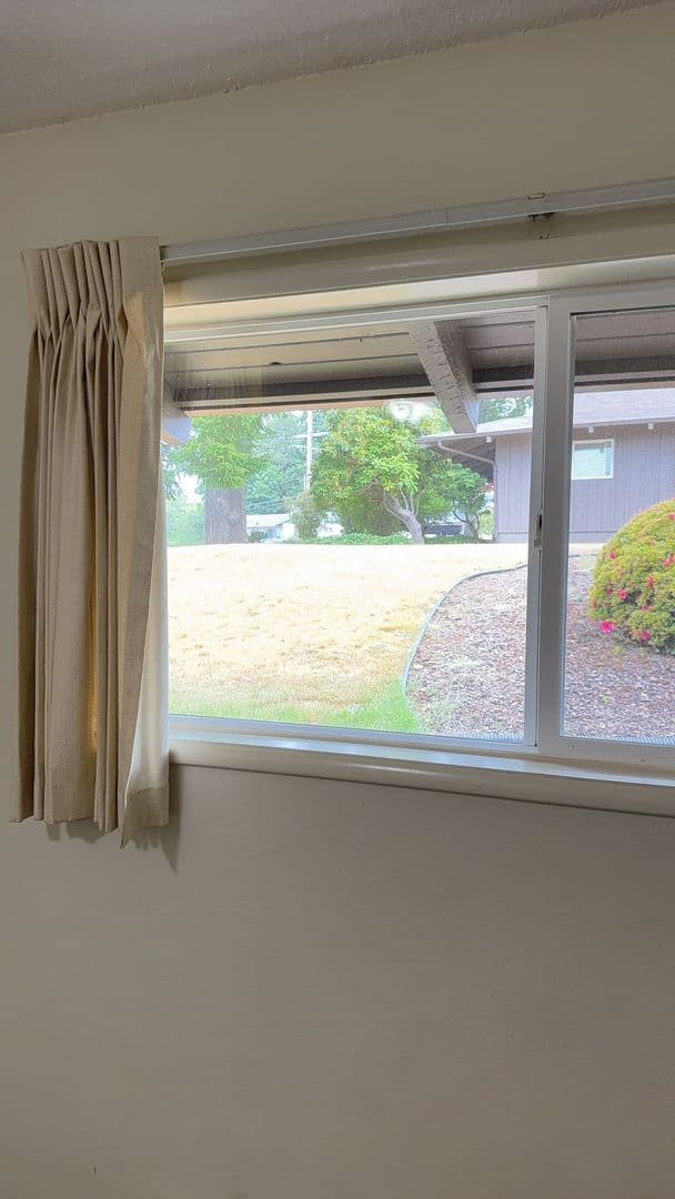 Hoquiam Apartment: 400 Beacon Hill Dr.