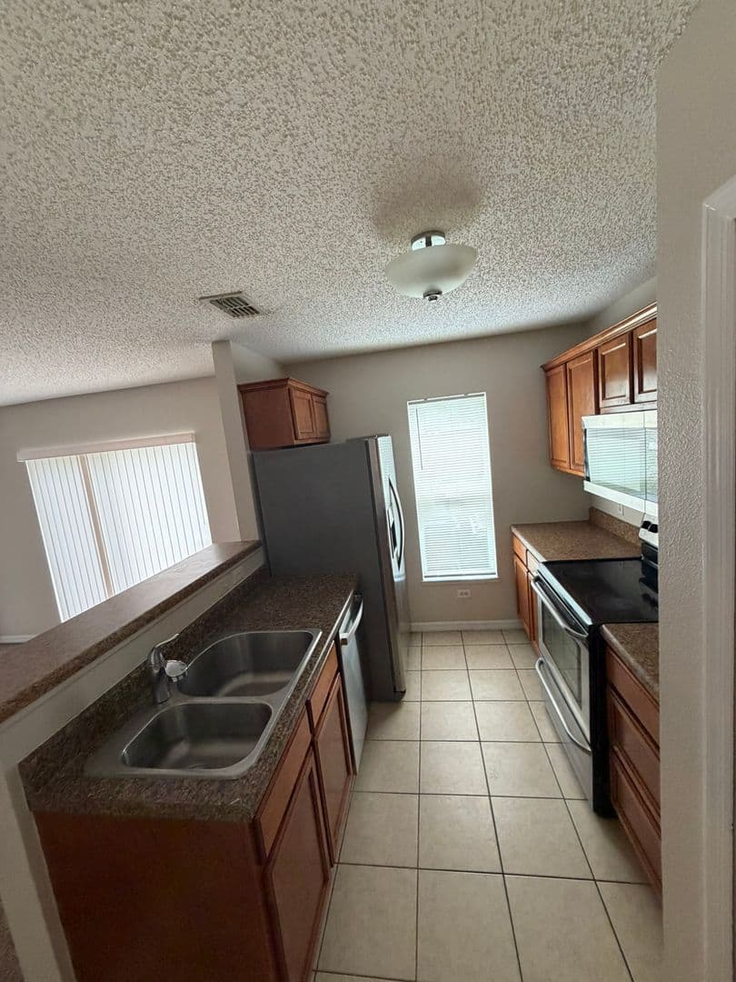 Kissimmee Townhome: 2963 Tomorrow Drive