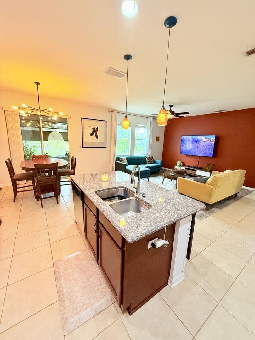 Saint Cloud House: 3503 Pixie Ln