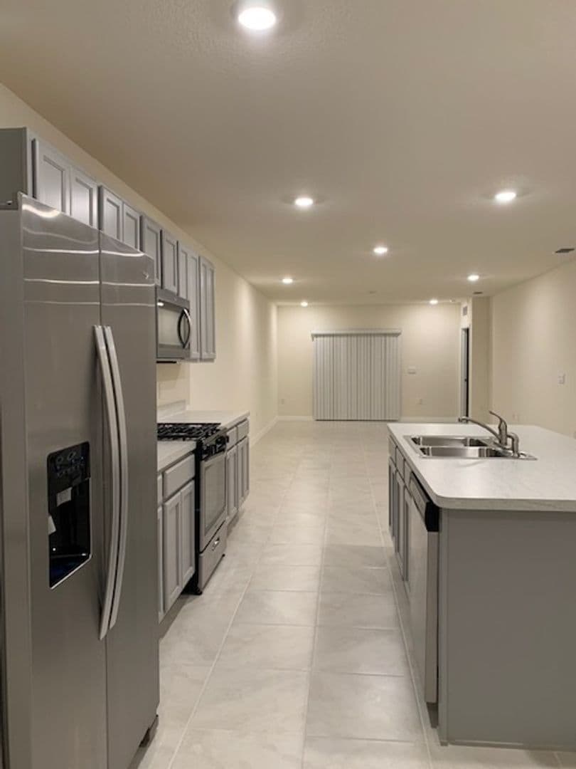 Leesburg House: 20007 Royal Tern Ct