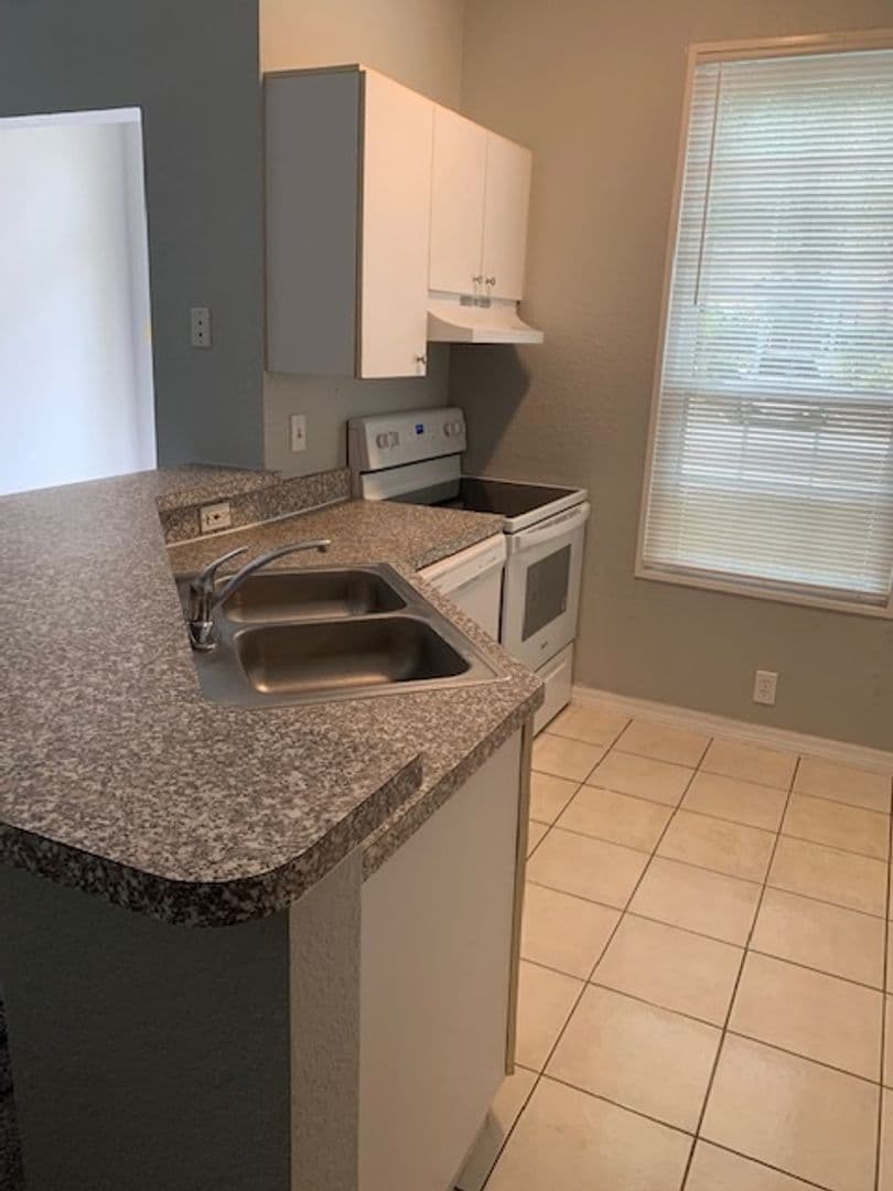 Orlando Condo: 6424 Raleigh Street #3104