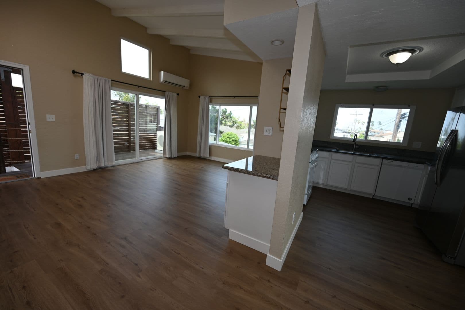 San Diego Apartment: 4672-76 Long Branch Ave
