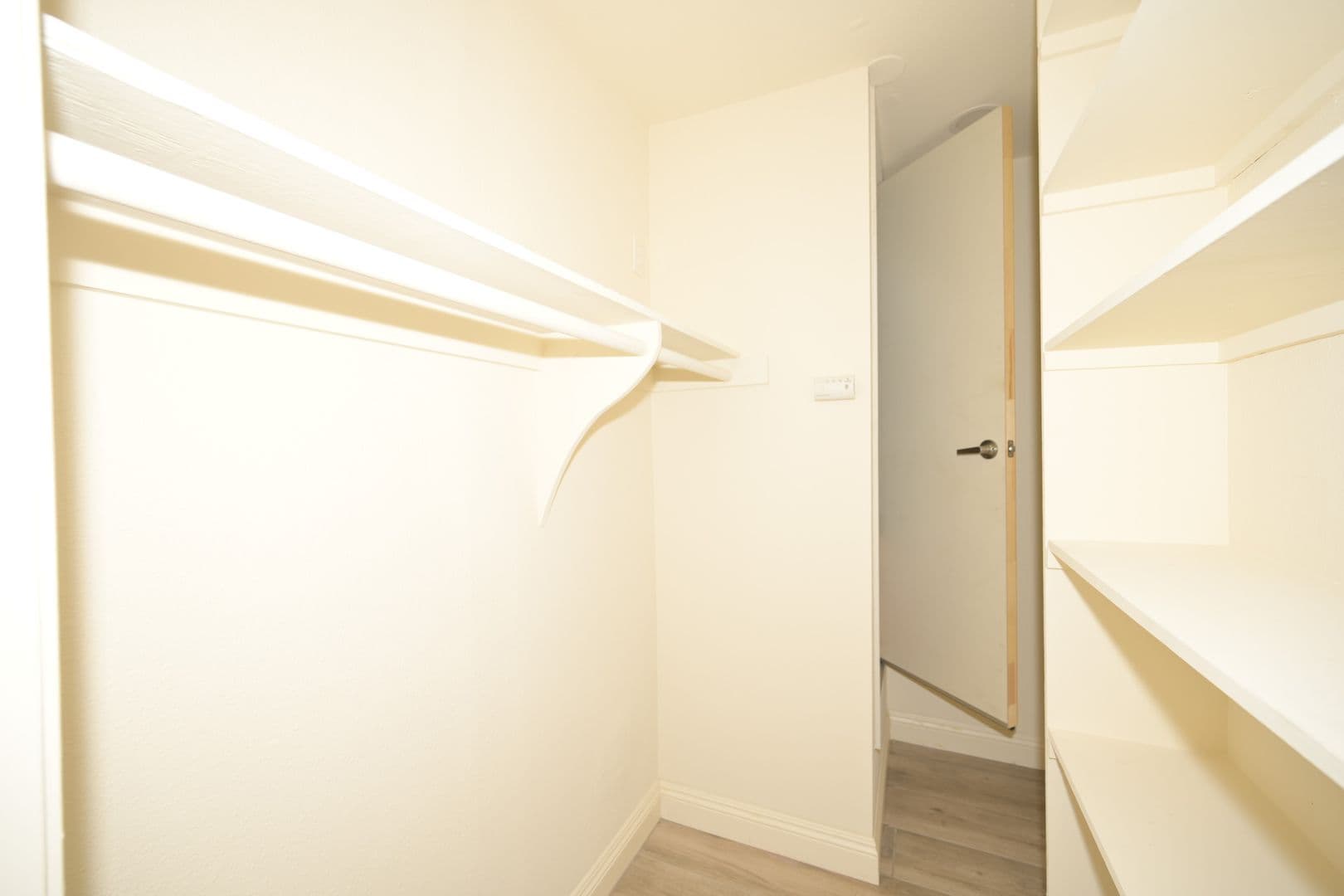 San Diego Apartment: 4833-39 Del Monte Avenue