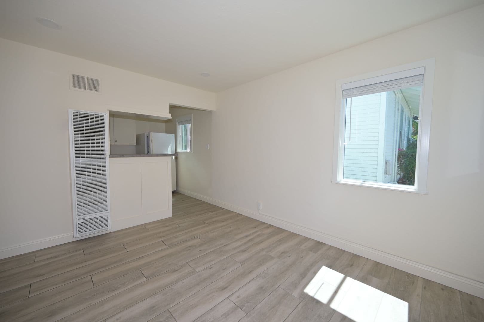 San Diego Apartment: 4833-39 Del Monte Avenue