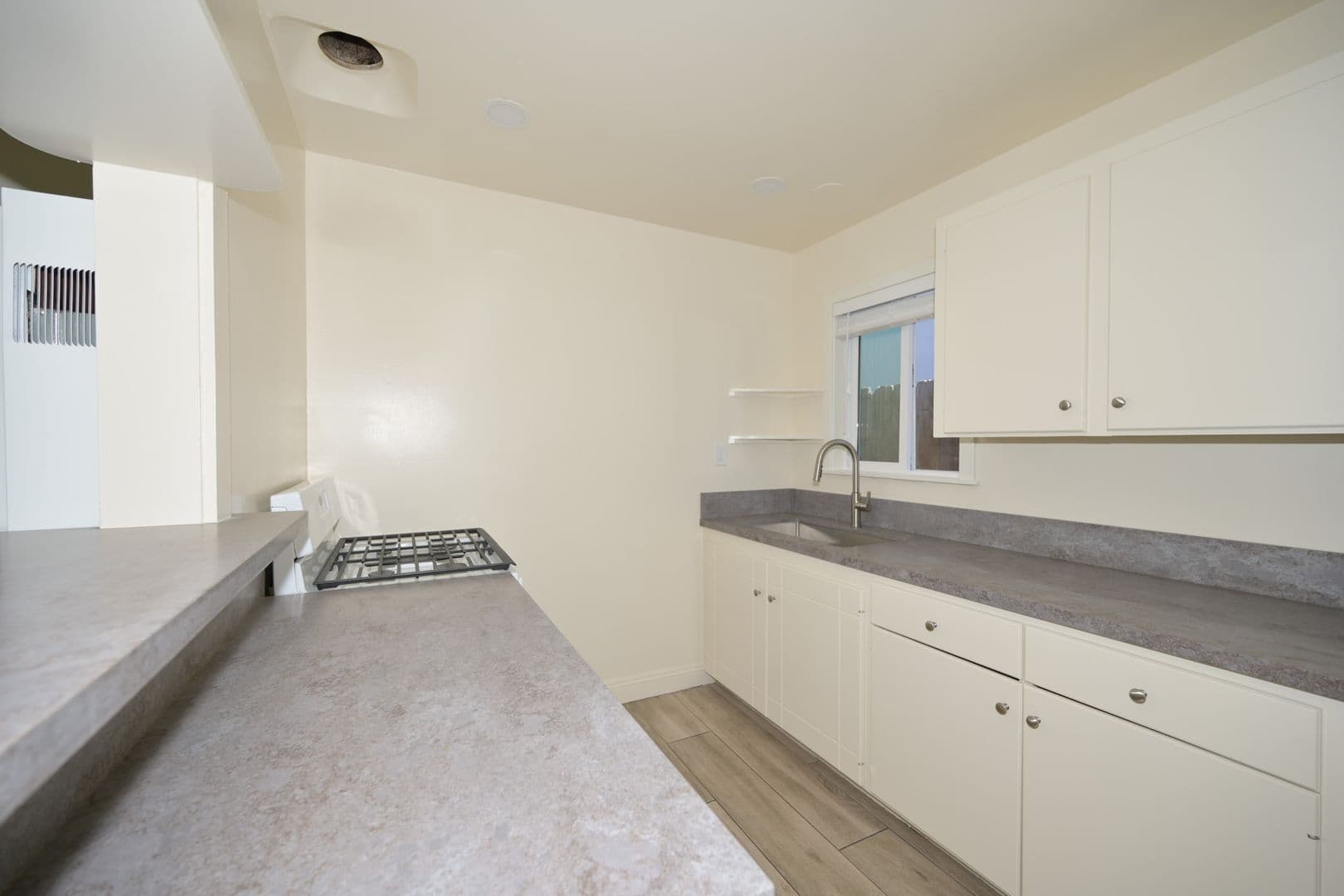 San Diego Apartment: 4833-39 Del Monte Avenue