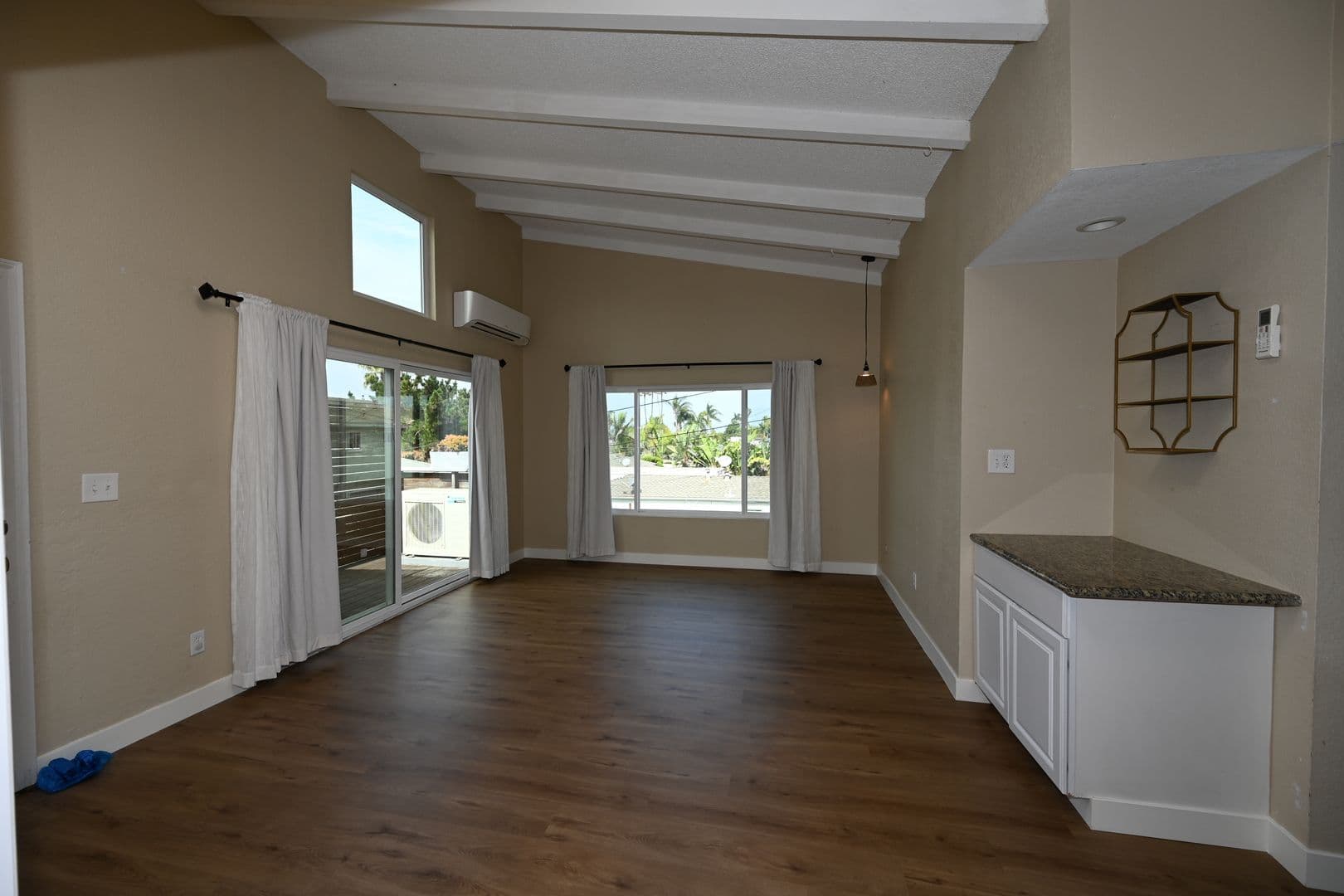 San Diego Apartment: 4672-76 Long Branch Ave