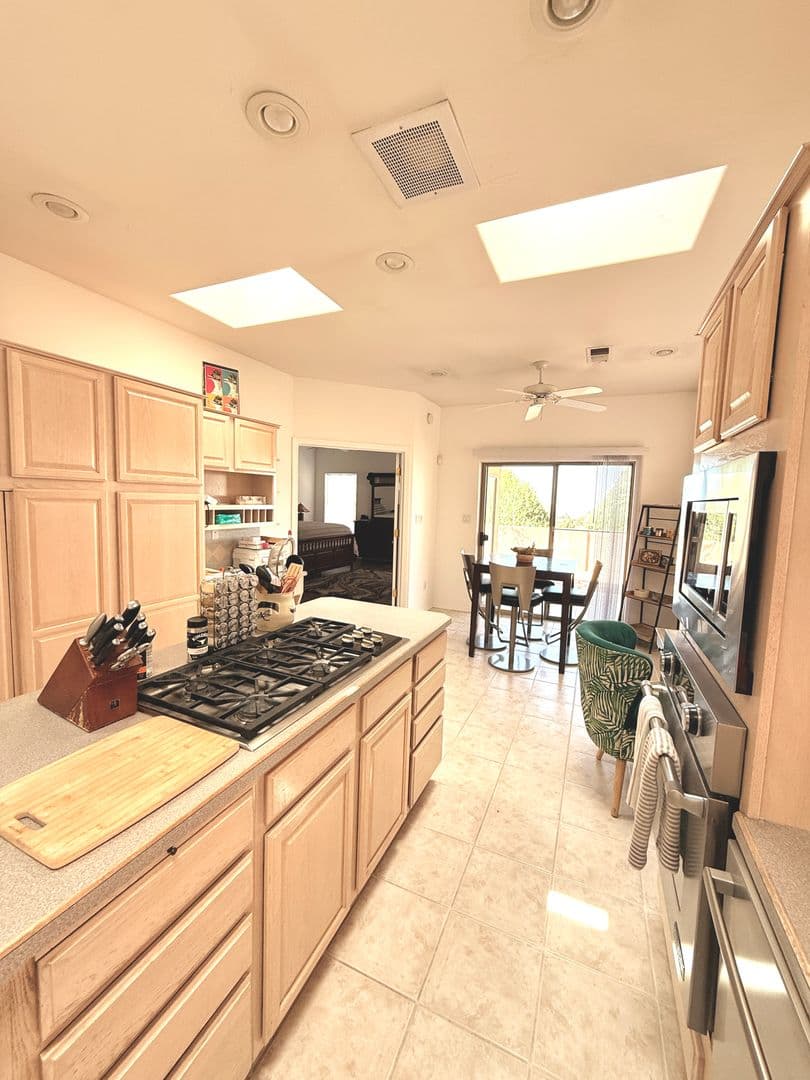 Albuquerque Townhome: 711 Tramway Pl NE #34