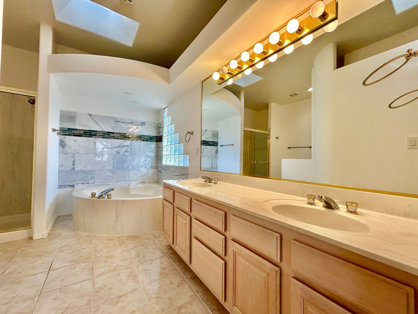 Albuquerque Townhome: 711 Tramway Pl NE #34