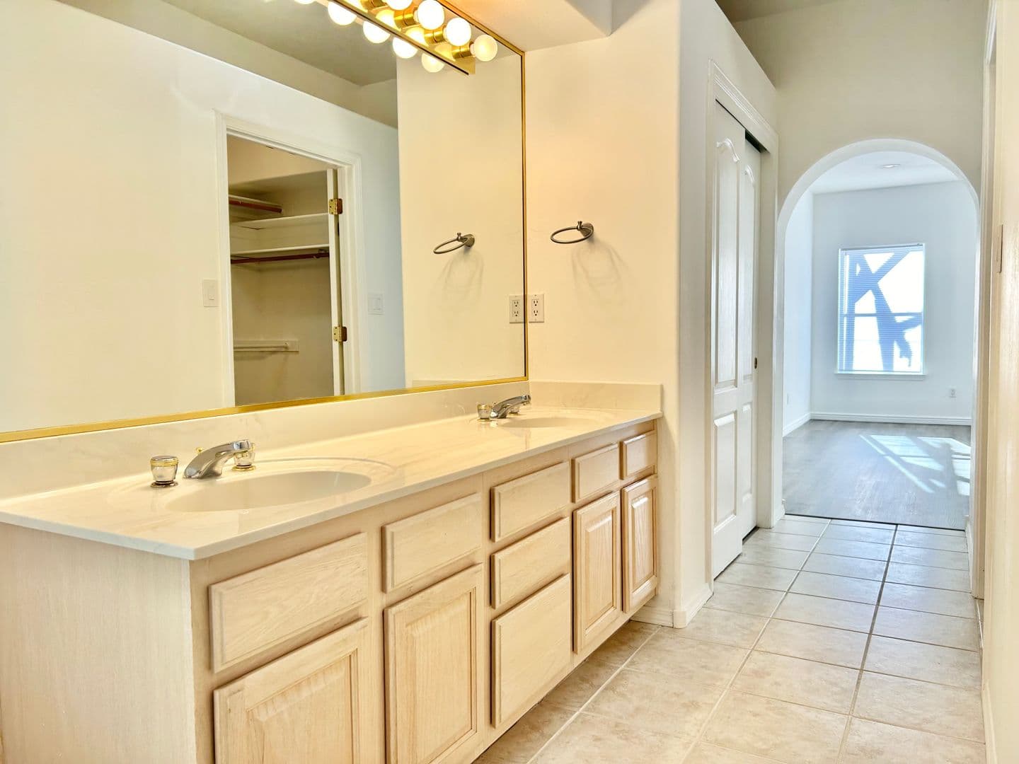 Albuquerque Townhome: 711 Tramway Pl NE #34