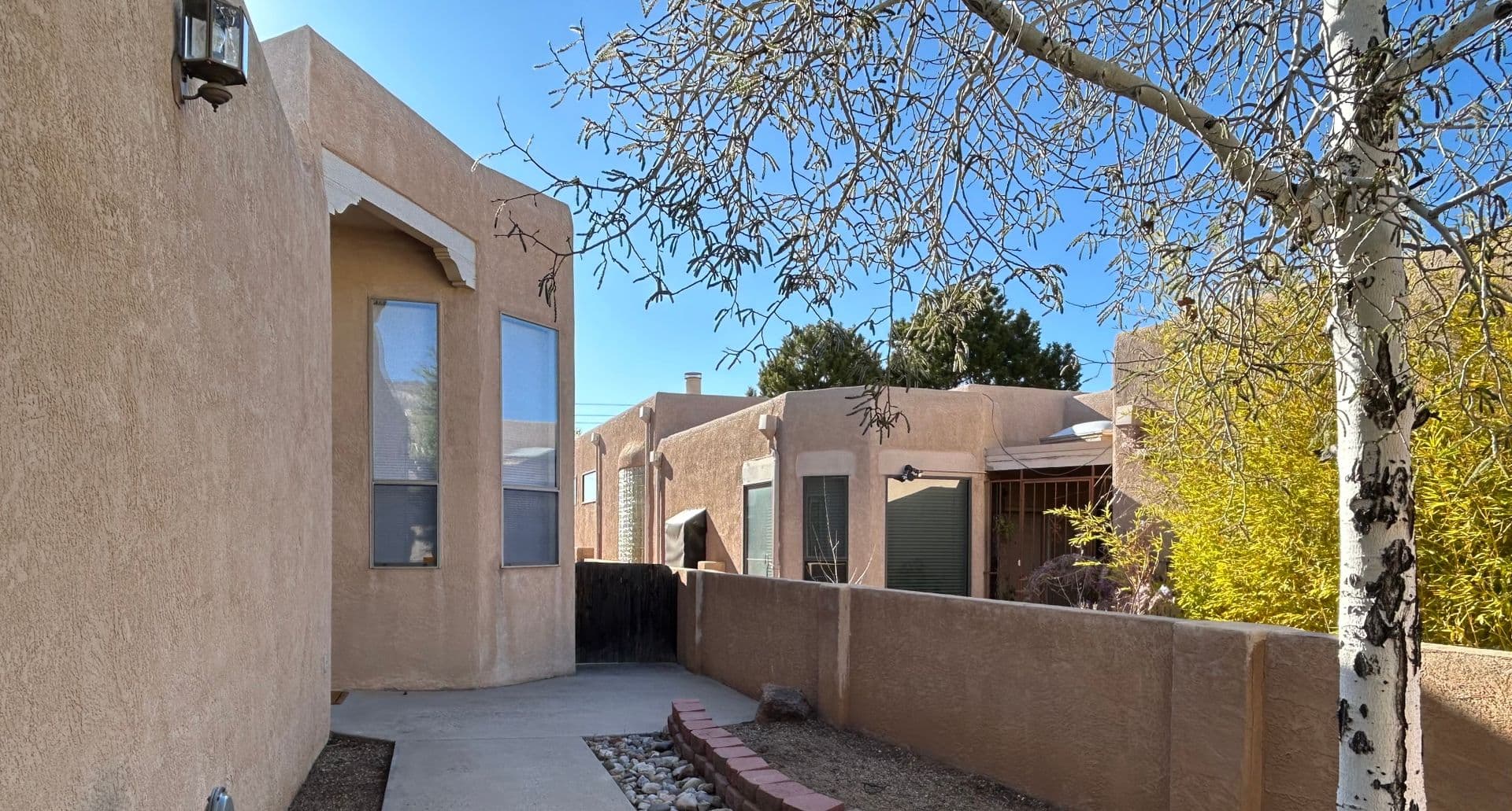 Albuquerque Townhome: 711 Tramway Pl NE #34