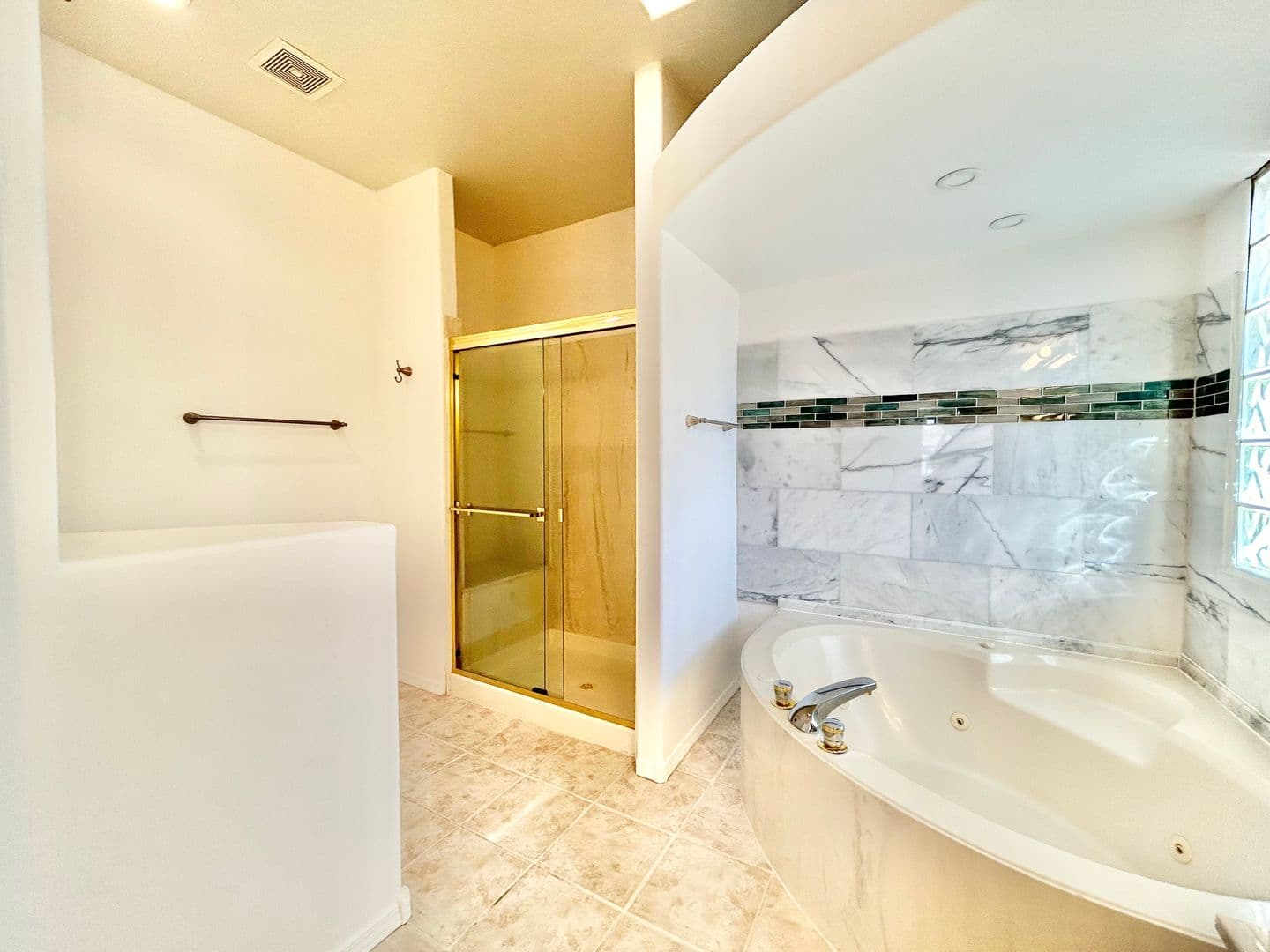 Albuquerque Townhome: 711 Tramway Pl NE #34