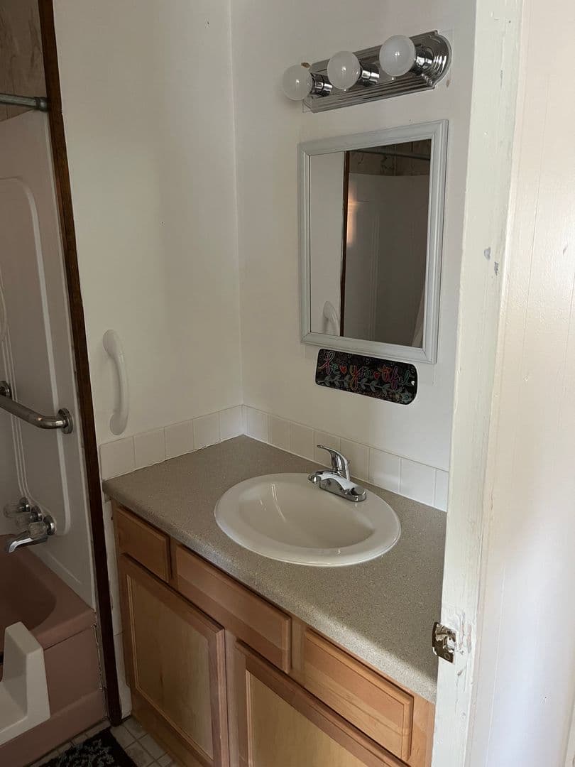 Platteville Apartment: 731 Grand Ave.
