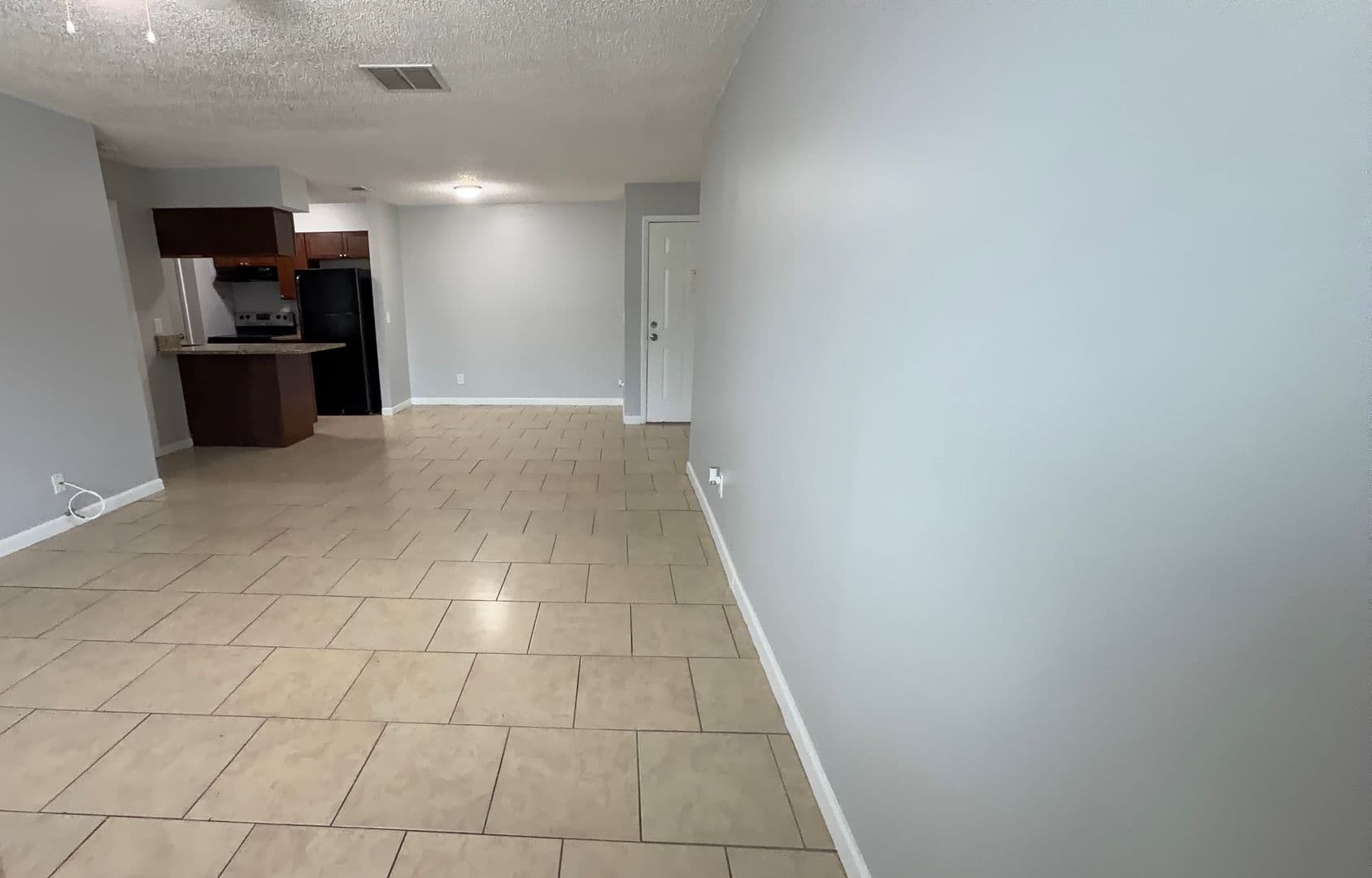 Brandon Apartment: 636 Golden Raintree Pl