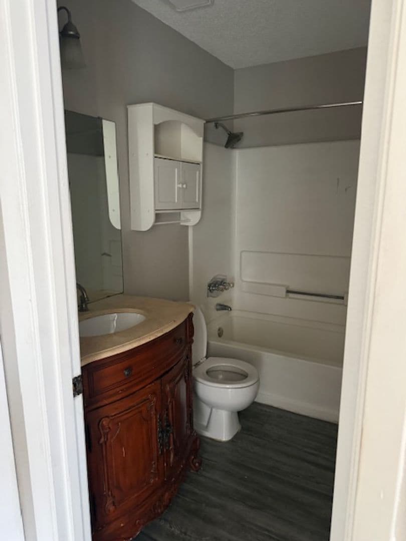 Largo Apartment: 7298 Ulmerton road