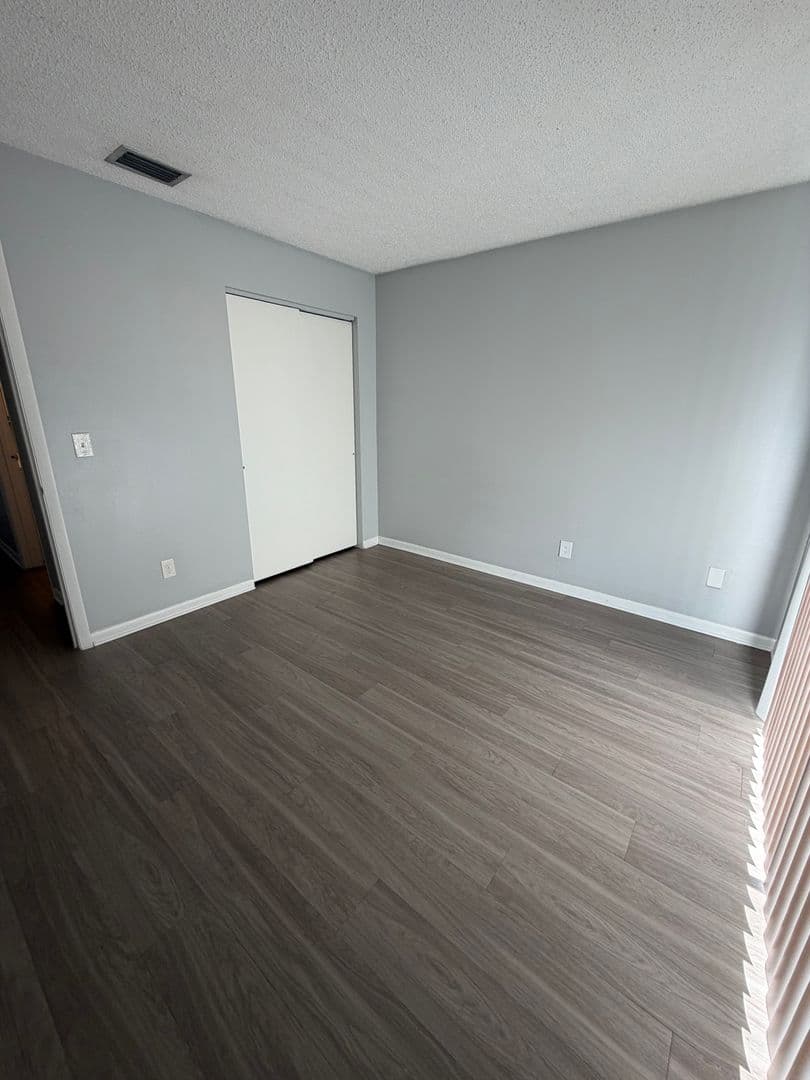 Ruskin Apartment: 709 Oceanside Cir