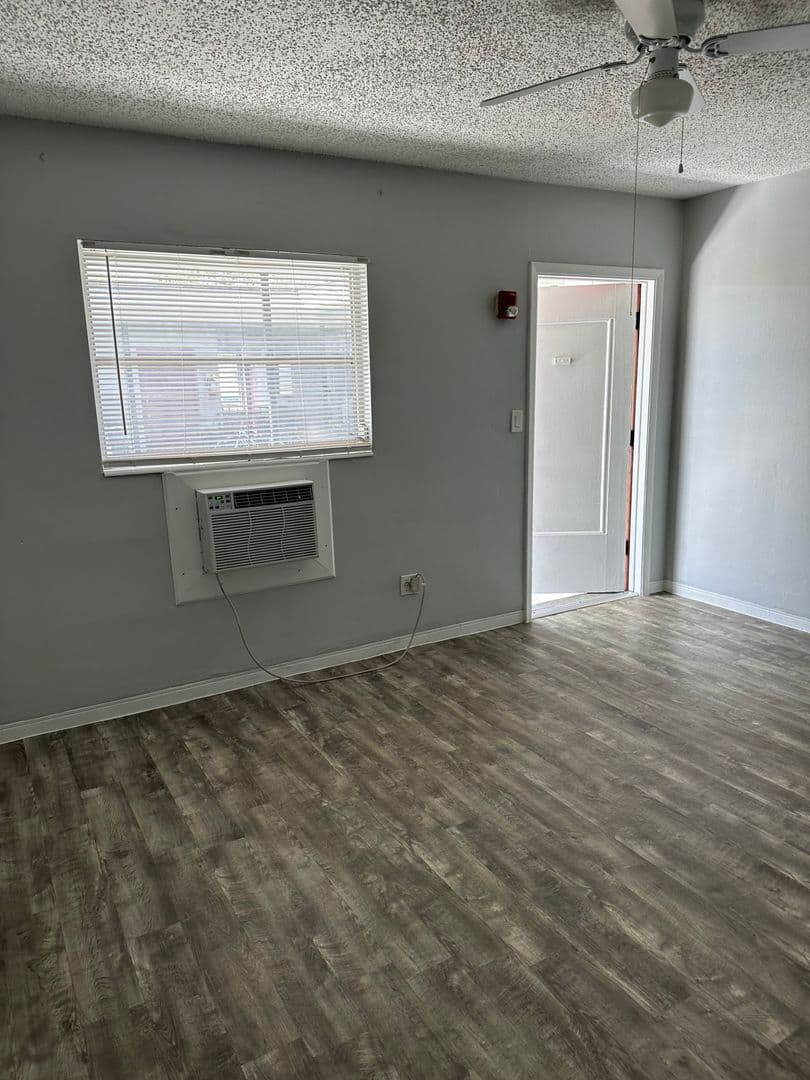 St. Petersburg Apartment: 865 5th Ave N