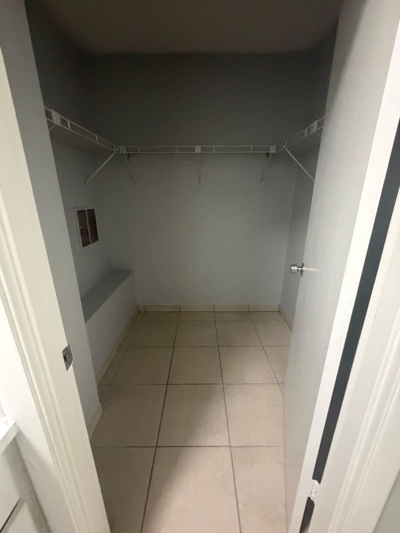 Bradenton Apartment: 4505 67th St W