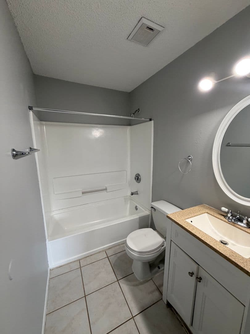Brandon Apartment: Hamptons at Brandon