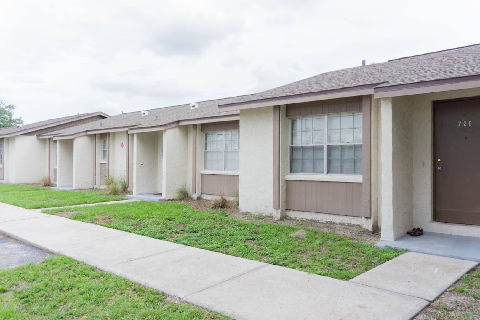 Ruskin Apartment: 709 Oceanside Cir
