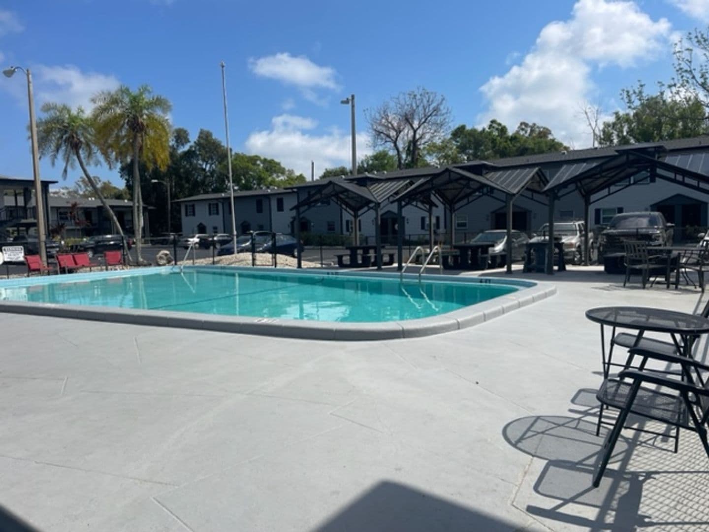 Belleair Bluffs Apartment: 675 Indian Rocks Rd N