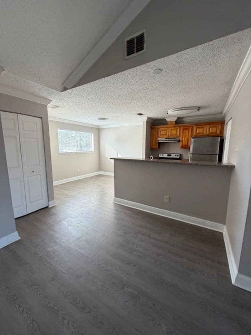 Largo Apartment: 7298 Ulmerton road