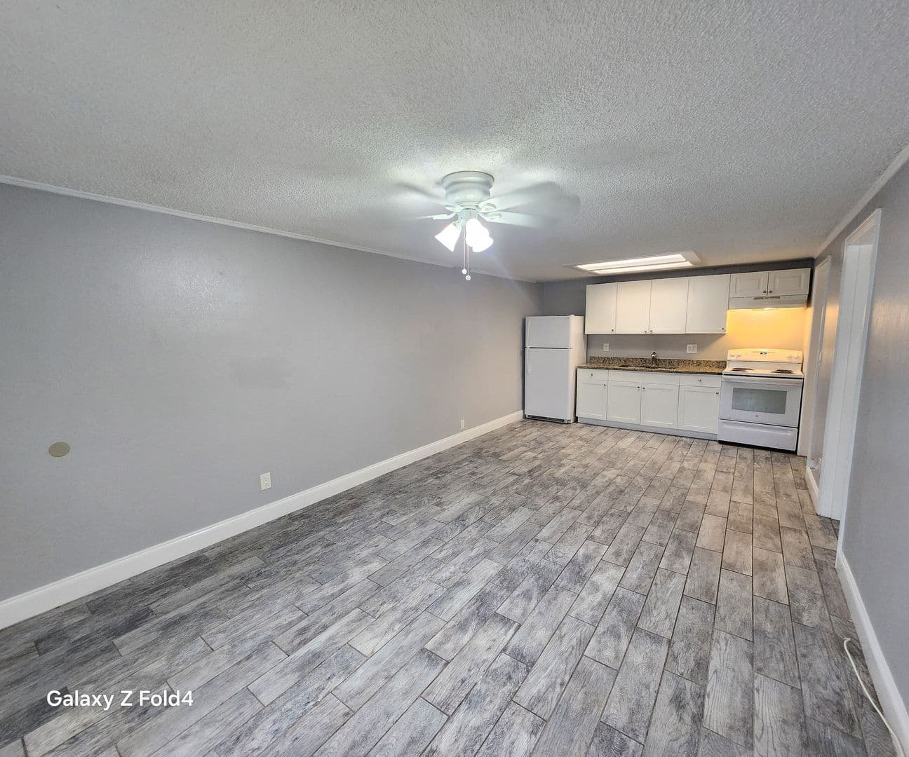 Plant City Apartment: 1400 Strawberry Pl