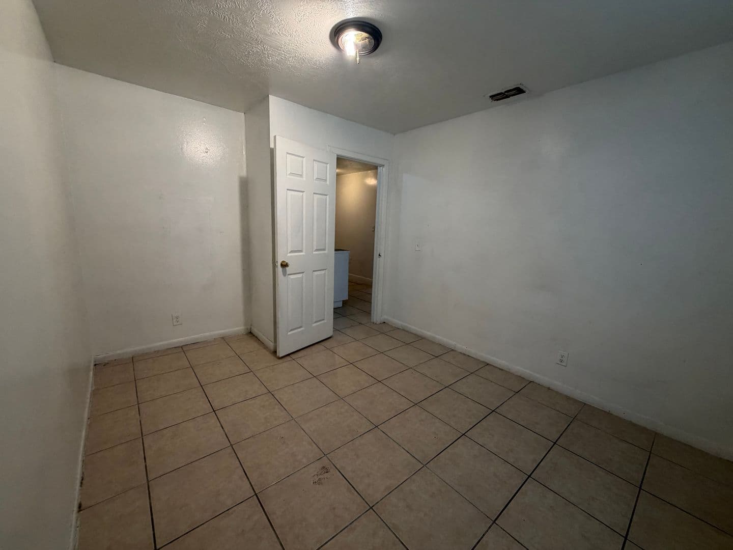 Tampa Apartment: 1402 College Park Ct