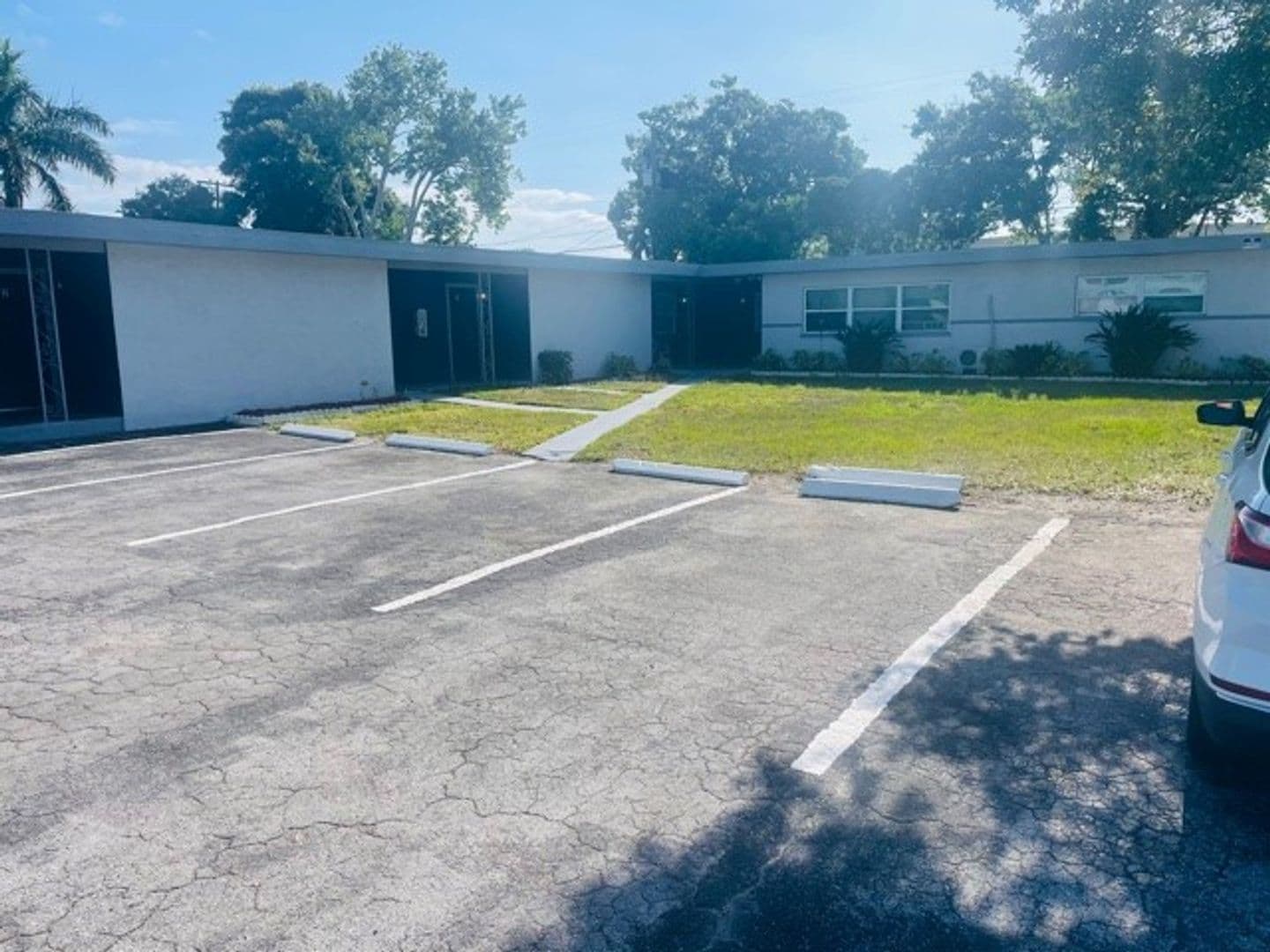 Clearwater Apartment: 407 S Jupiter Ave