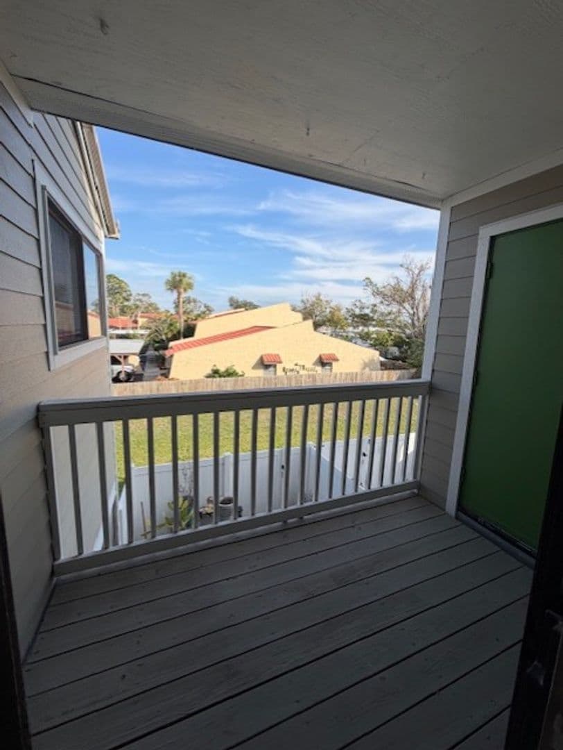 Largo Apartment: 7298 Ulmerton road