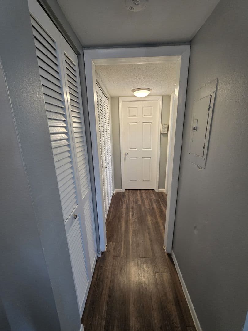 Indian Rocks Beach Apartment: 701 1st Street