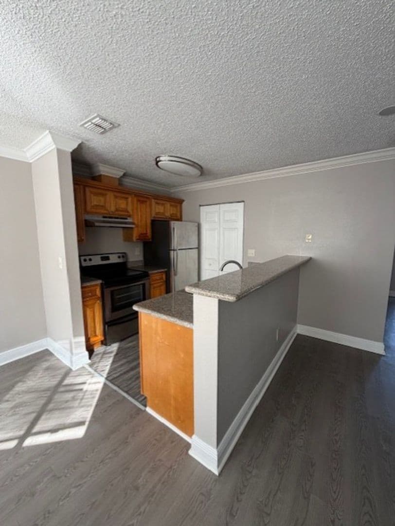 Largo Apartment: 7298 Ulmerton road