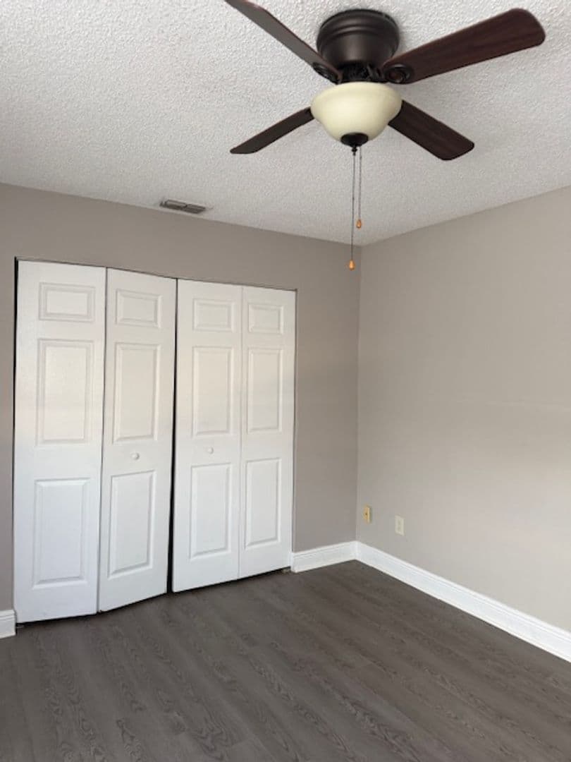 Largo Apartment: 7298 Ulmerton road
