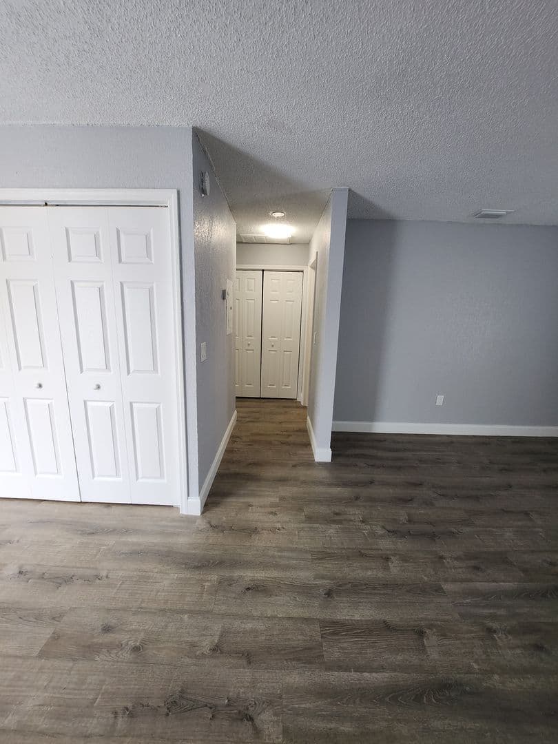 Tampa Apartment: 5702 N Lincoln Ave