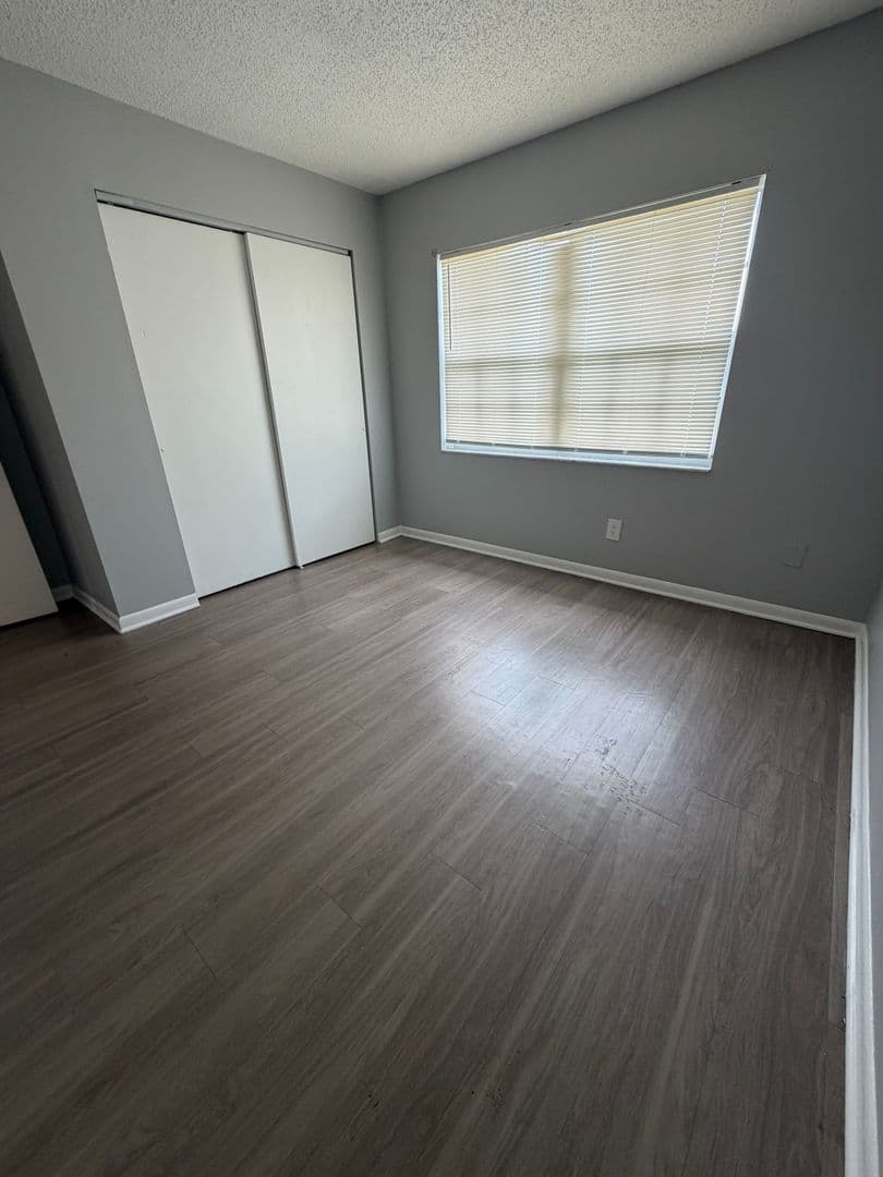 Ruskin Apartment: 709 Oceanside Cir
