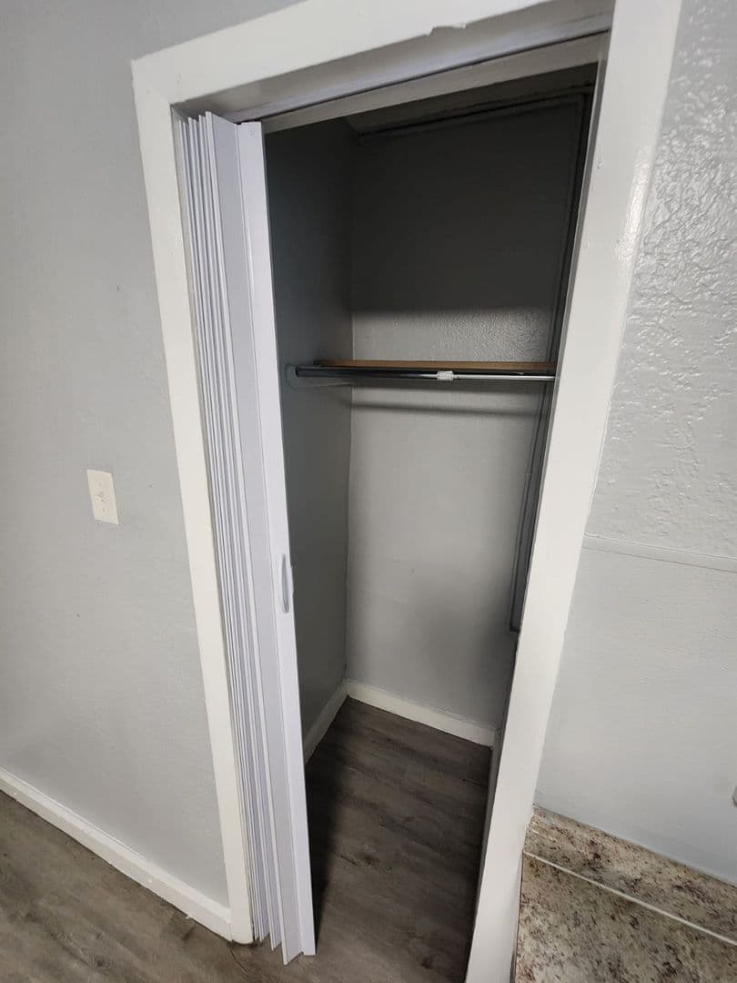 Clearwater Apartment: 407 S Jupiter Ave