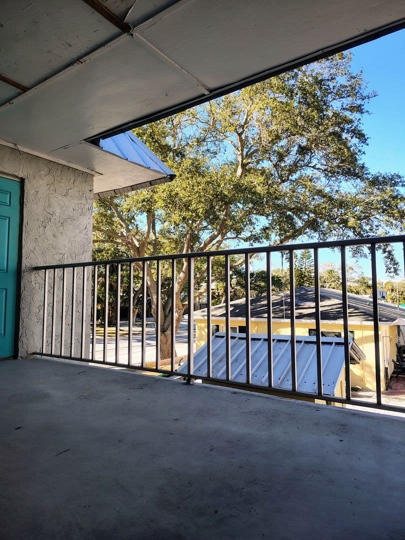 Indian Rocks Beach Apartment: 701 1st Street