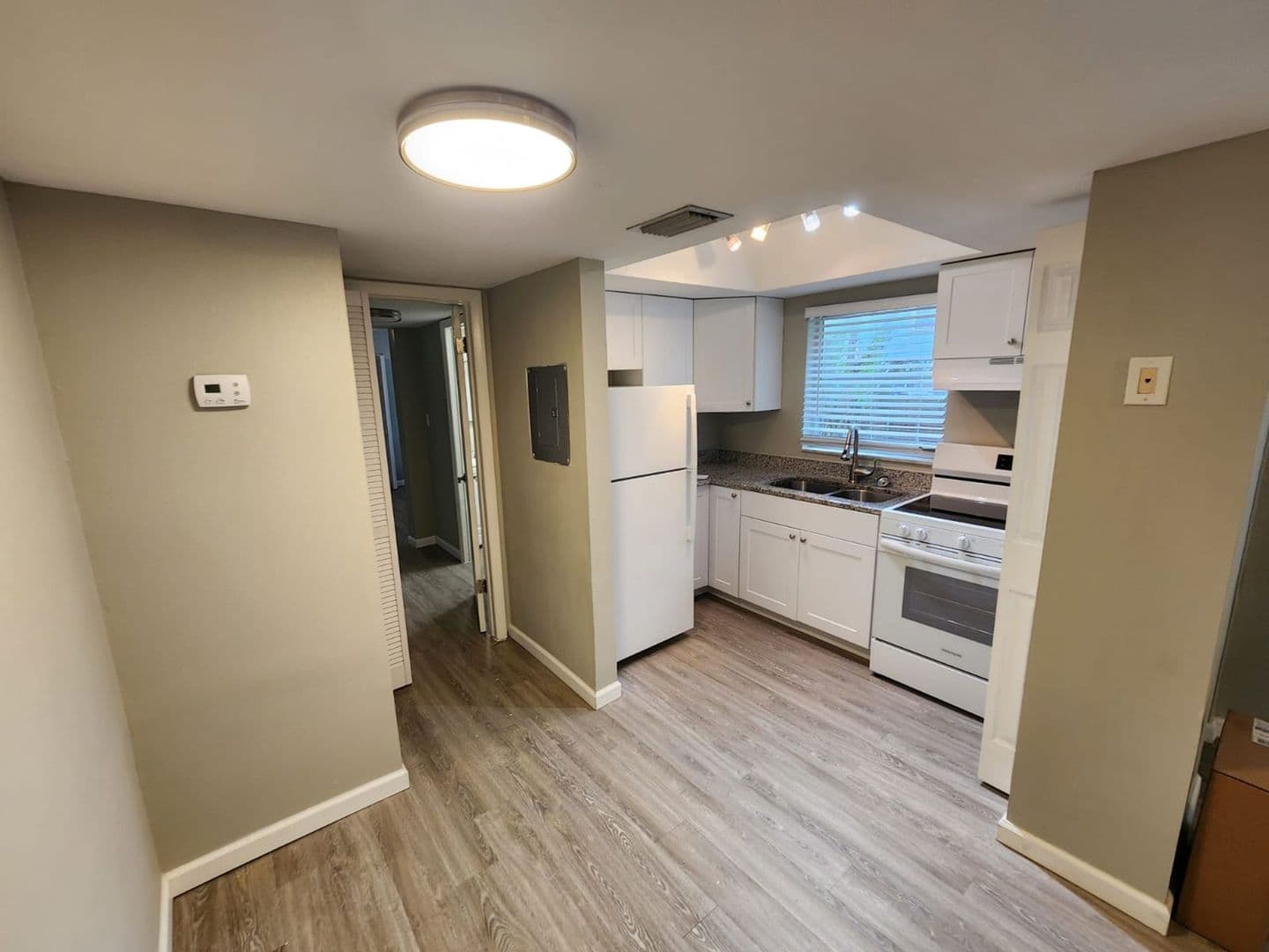 Indian Rocks Beach Apartment: 701 1st Street