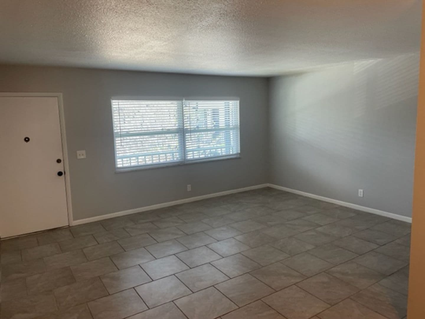 Belleair Bluffs Apartment: 675 Indian Rocks Rd N