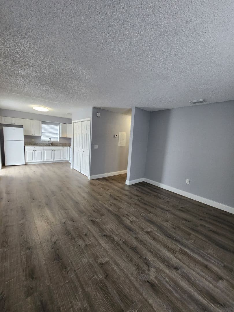 Tampa Apartment: 5702 N Lincoln Ave
