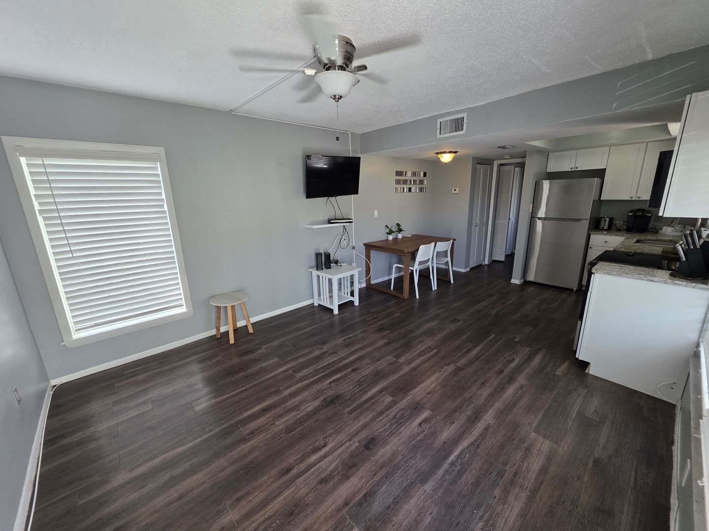 Indian Rocks Beach Apartment: 701 1st Street