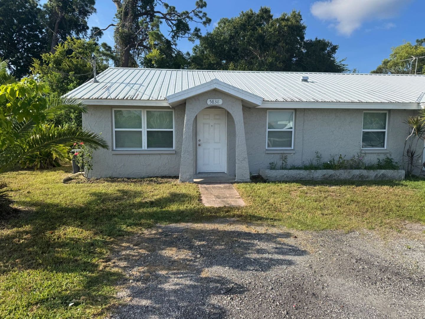 Port Richey House: 5838 Siesta Ln