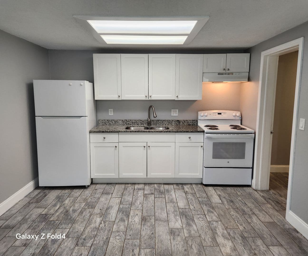 Plant City Apartment: 1400 Strawberry Pl