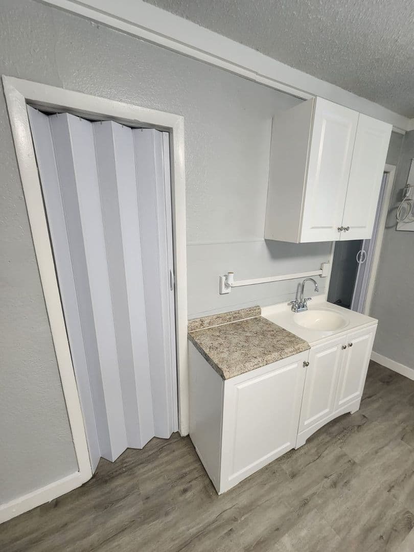 Clearwater Apartment: 407 S Jupiter Ave